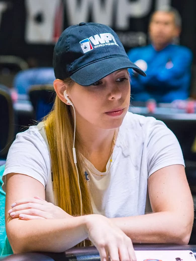 Loni Harwood のポートレート